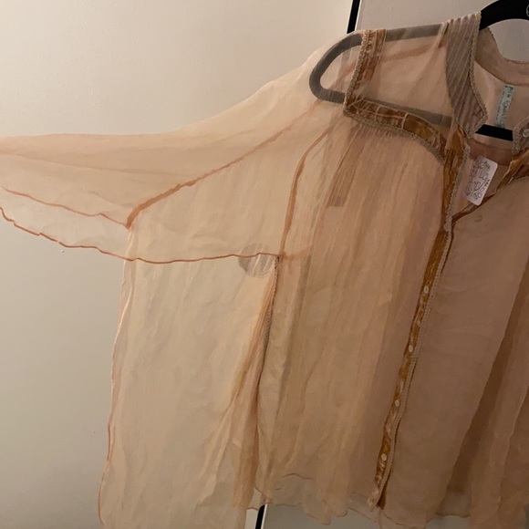 Beautiful, sheer boho flowy top from free people - Picture 3 of 4